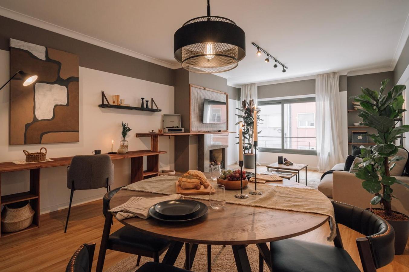 Anla - 2 Bedrooms And Parking In Arroios Apartment